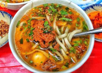 banh-canh-bot-loc-hue-1
