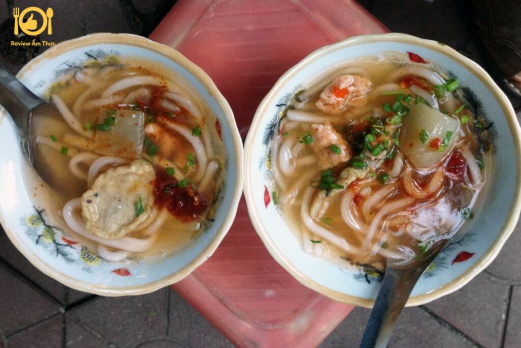 banh-canh-bot-loc-hue-2