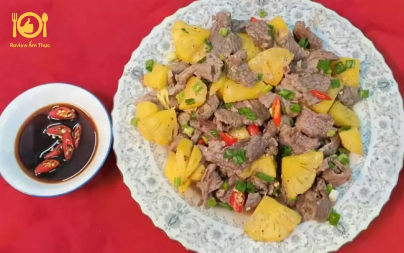 thịt bò xào dứa