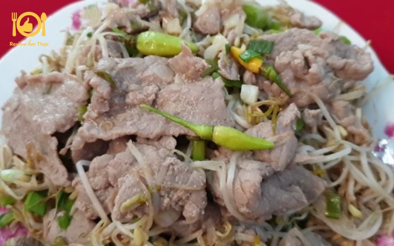 thịt bò xào giá đỗ