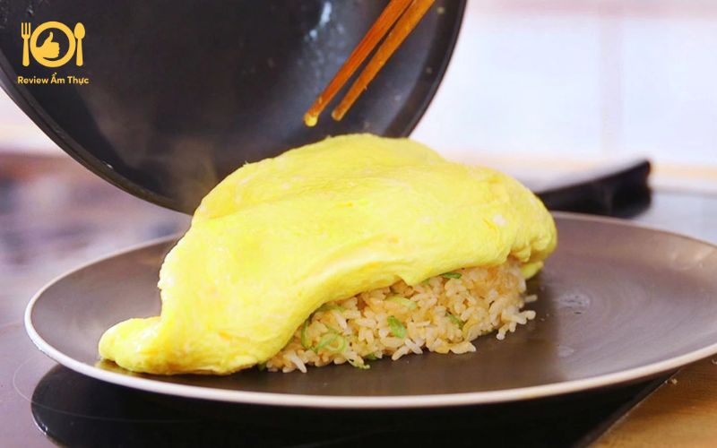 trứng omurice