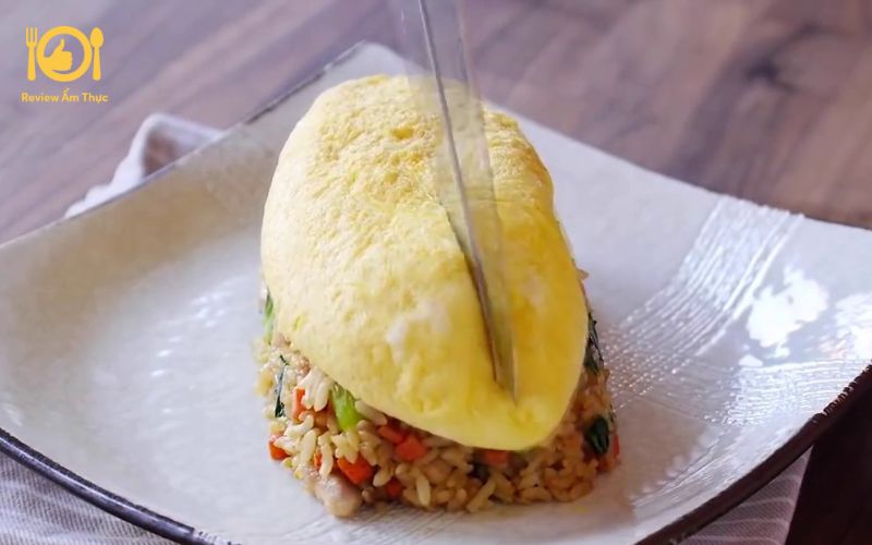 trứng omurice