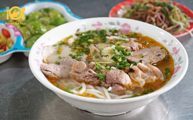 Bún bò Huế Nghĩa Tân