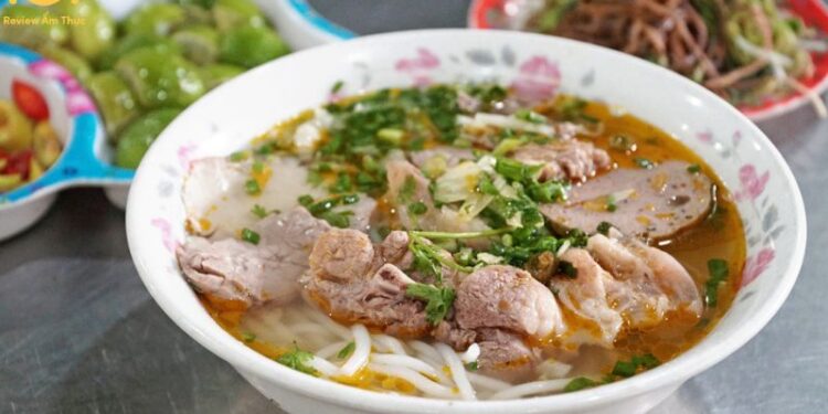 Review bún bò Ngọc Dung - Hương vị cố đô giữa lòng sài thành 6 Bún bò Ngọc Dung
