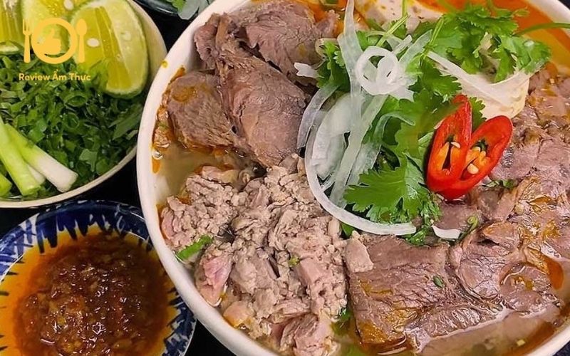 bún bò sông hương