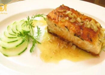 cá hồi nướng bơ tỏi mật ong