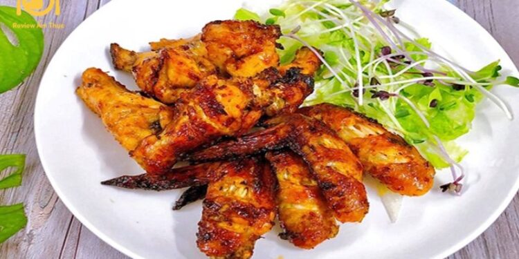 cánh gà nướng mật ong bằng nồi chiên không dầu