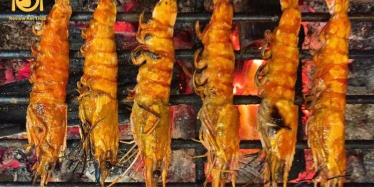 Bí quyết làm tôm nướng than hoa đơn giản, ai cũng làm được