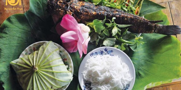 Cá Lóc Nướng Lá Sen - Món Ăn Thơm Ngon Đậm Hương Vị Quê Nhà