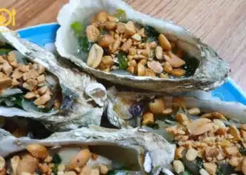 hàu nướng mỡ hành bằng lò vi sóng