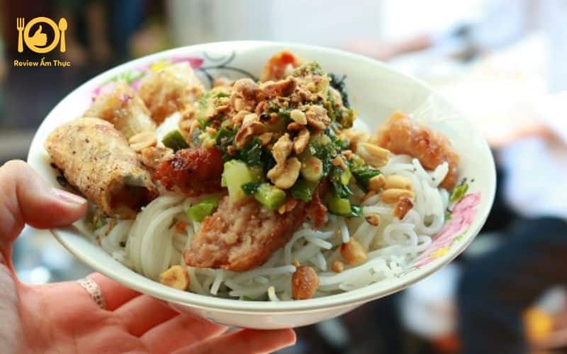 bún thịt nướng hồng nguyệt