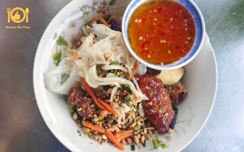 Bún thịt nướng bà Hom