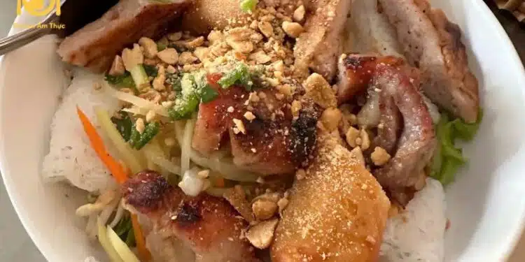 bún thịt nướng cách mạng tháng 8