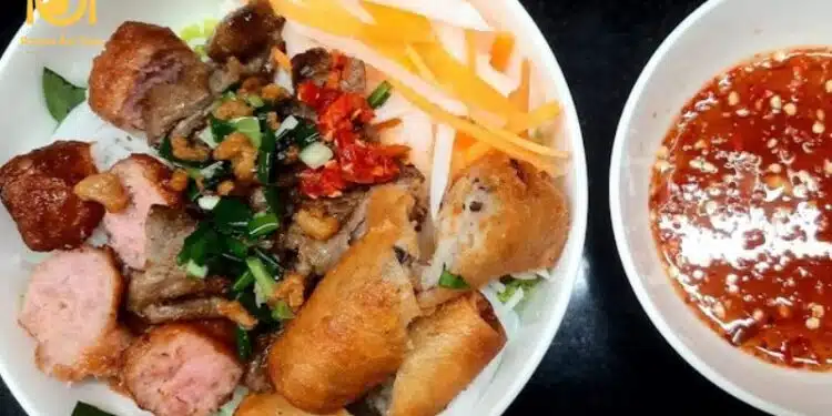 bún thịt nướng chợ bàn cờ