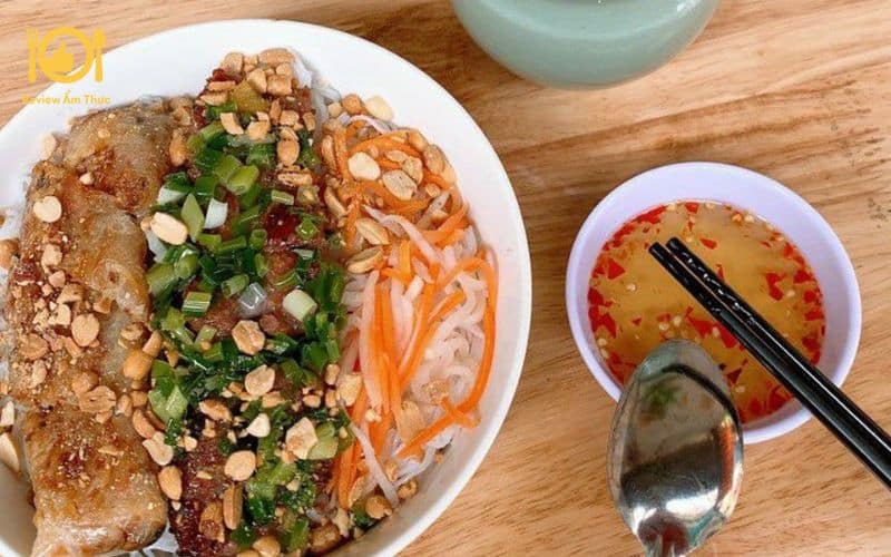 bún thịt nướng cô ba tôn đản