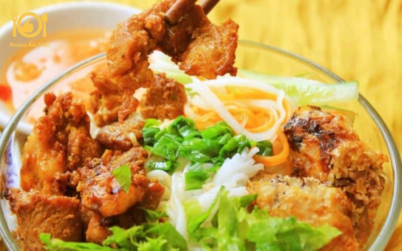 bún thịt nướng cô ba tôn đản