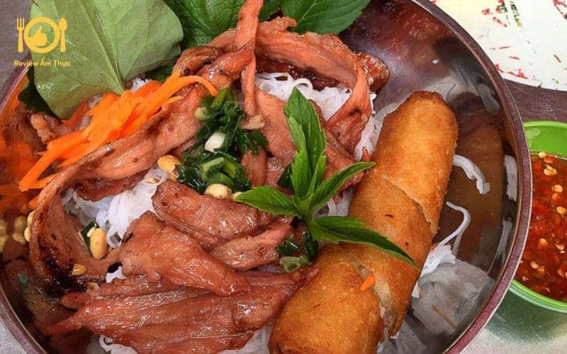 bún thịt nướng cô giang