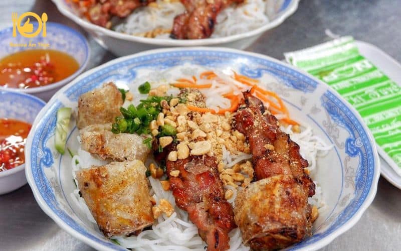 bún thịt nướng dì cẩm