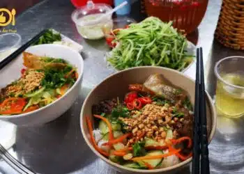 Review quán bún thịt nướng Hoàng Văn Thụ tại thành phố biển