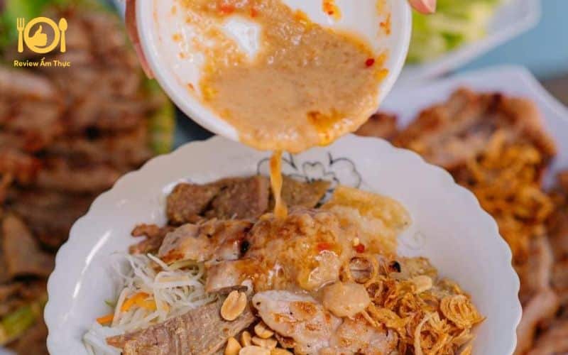 bún thịt nướng huế