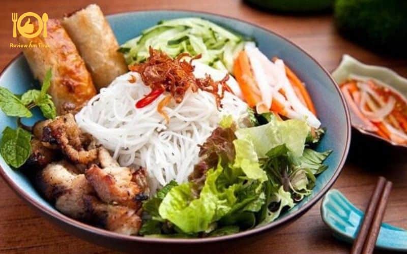 bún thịt nướng lê văn sỹ