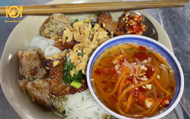 bún thịt nướng lê văn sỹ