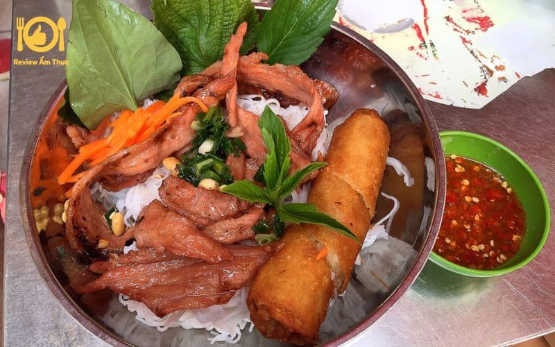 bún thịt nướng lý tự trọng