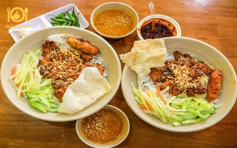 bún thịt nướng mạc đĩnh chi