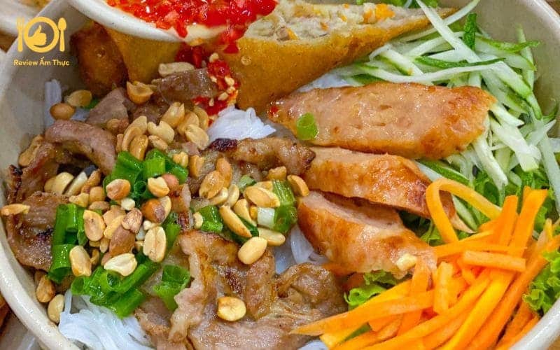 bún thịt nướng mạc đĩnh chi