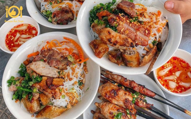 bún thịt nướng mạc đĩnh chi