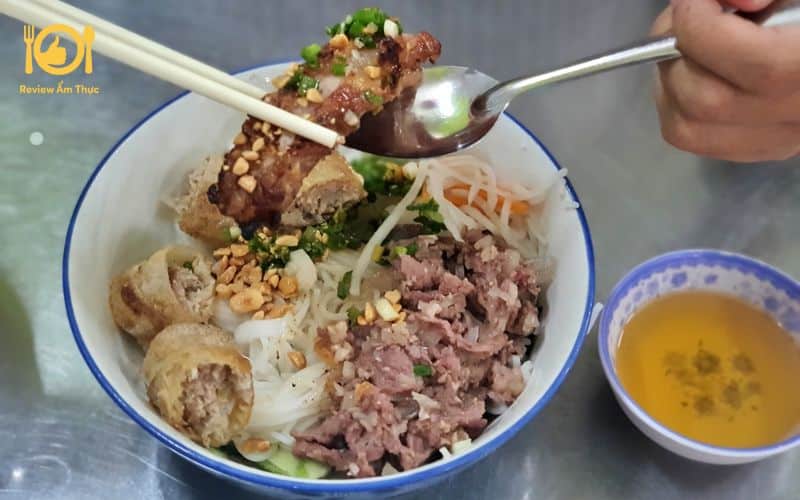 bún thịt nướng Mai Thị