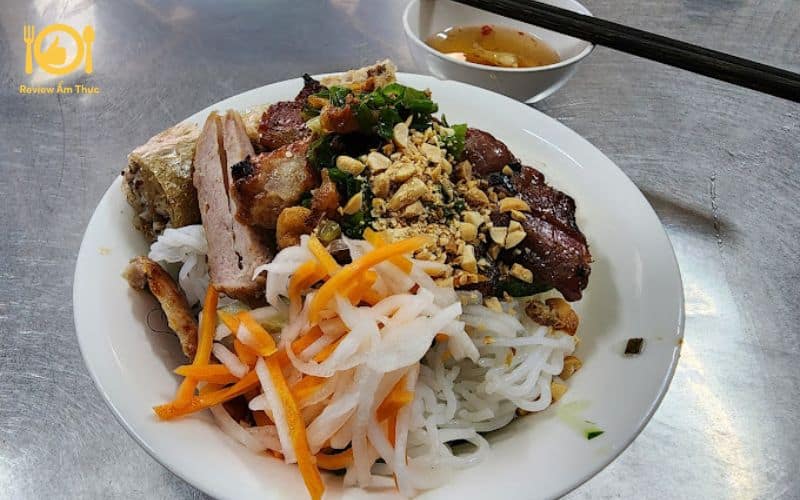 bún thịt nướng Nguyễn Công Trứ