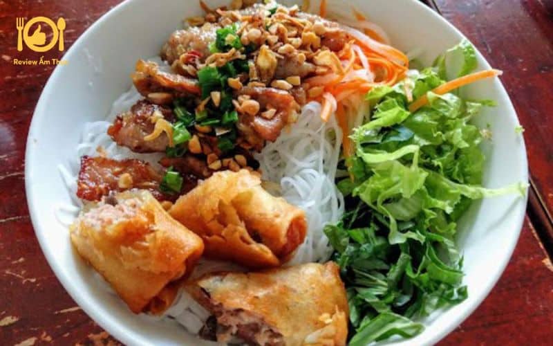 bún thịt nướng oanh