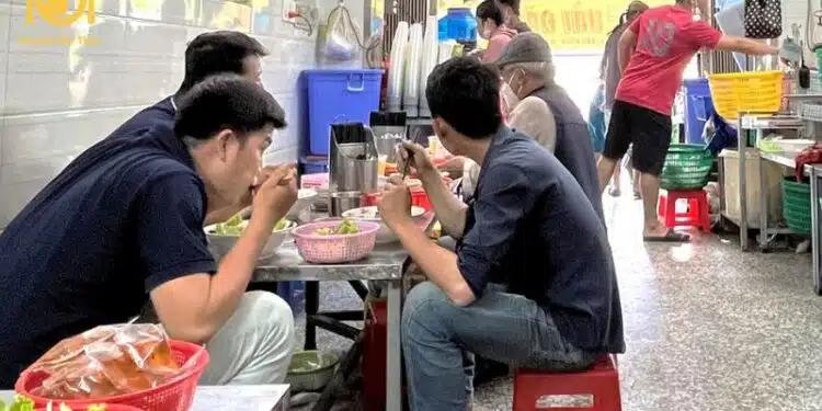 Top 4 quán bún thịt nướng quận 9 được nhiều người yêu thích 5 bún thịt nướng quận 9