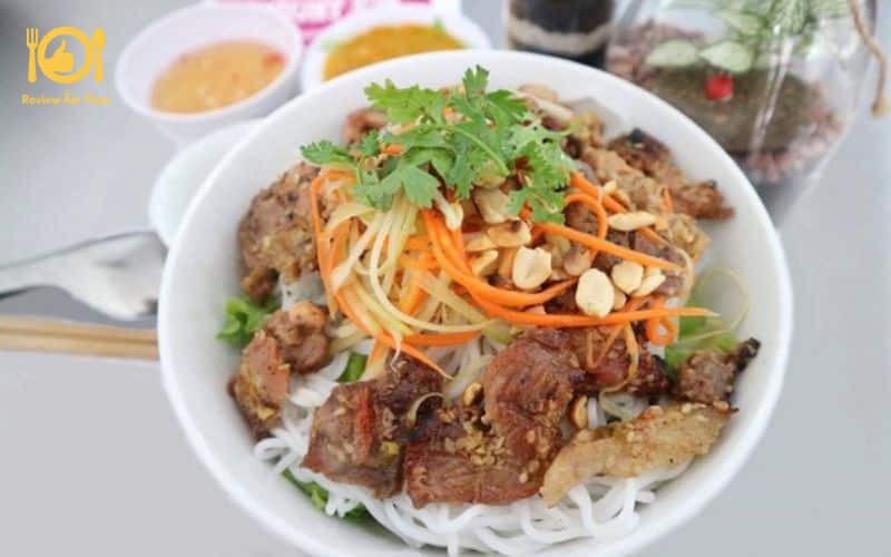 bún thịt nướng sư vạn hạnh