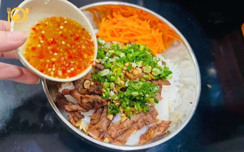 bún thịt nướng Thanh Anh