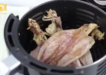 nướng mực khô bằng nồi chiên không dầu