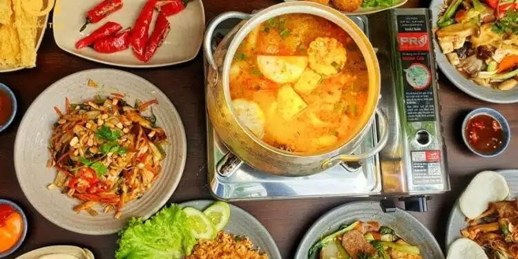Review quán lẩu chay Nhà Nát Phú Nhuận có thực sự thú vị? 5 lẩu chay nhà nát