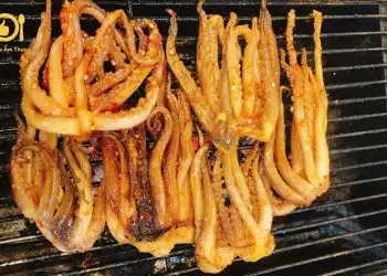 Râu mực nướng