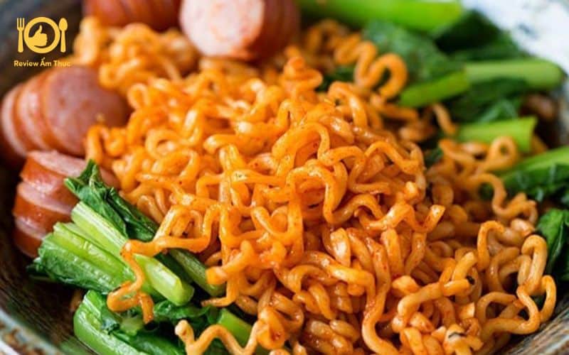 Cách làm mì trộn sa tế