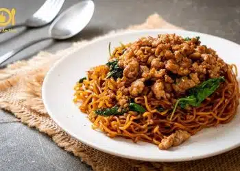 Mì trộn thịt bằm