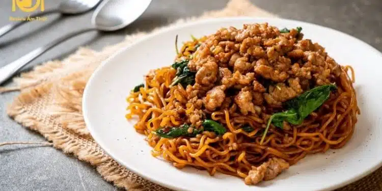 Mì trộn thịt bằm