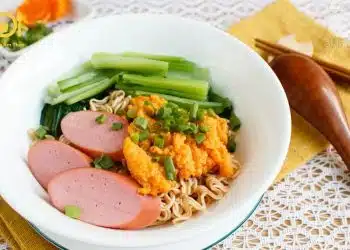 mì trộn trứng muối