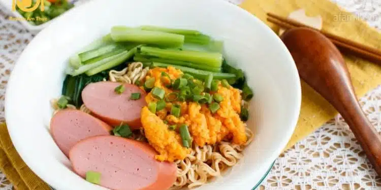 mì trộn trứng muối