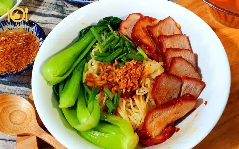 mì trộn xá xíu