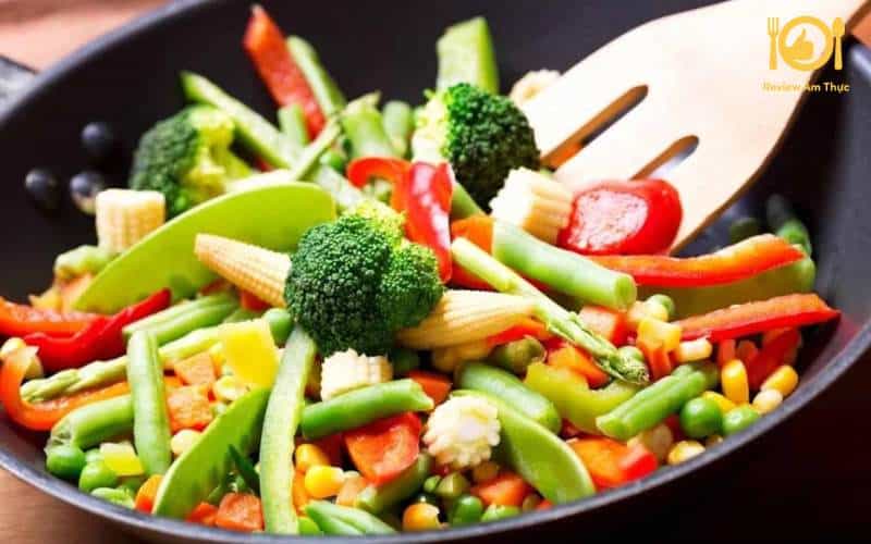 Món rau củ xào thập cẩm kiểu chay, dễ làm và thanh đạm