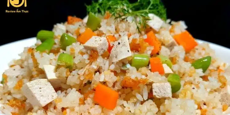 Cách làm cơm chiên chay ngon tại nhà, đủ chất cho bữa thanh đạm 5 Cơm chiên chay