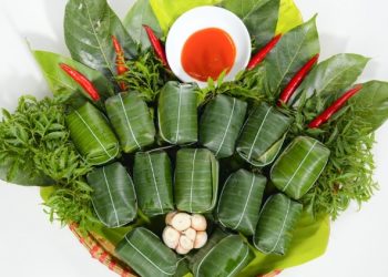 Cách gói nem chua vuông đẹp mắt như ngoài hàng